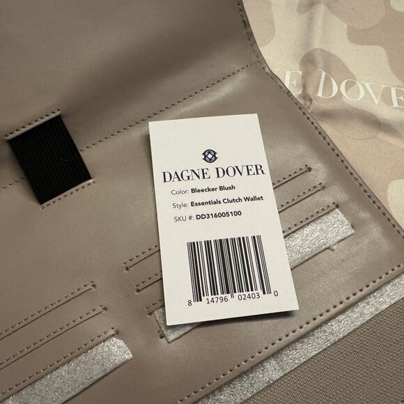 NWT Dagne Dover Essentials Clutch Wallet/Crossbody - Picture 4 of 7